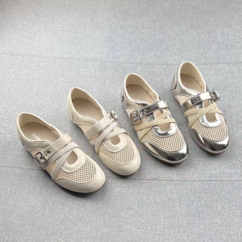 Women Shoes Size - Nuove Sneakers Intrecciate con Dettagli Traforati